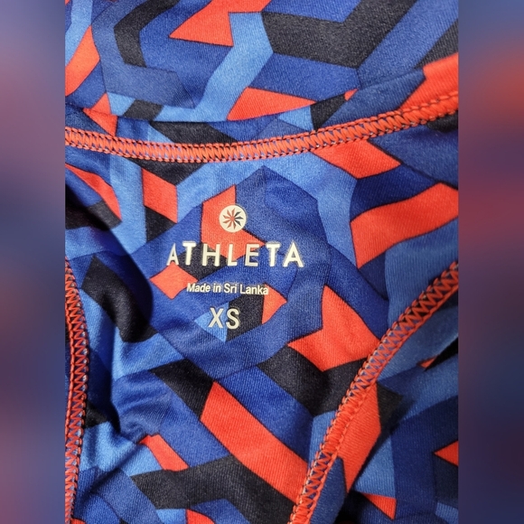 Athleta XS Racerback Flare Excellent Condition - Picture 3 of 3